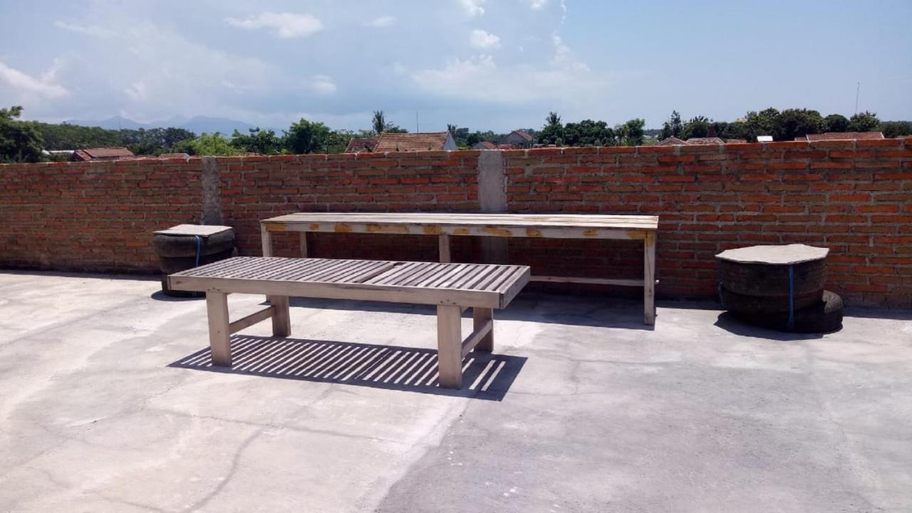 cheap inn Banyuwangi Banyuwangi  Exterior foto