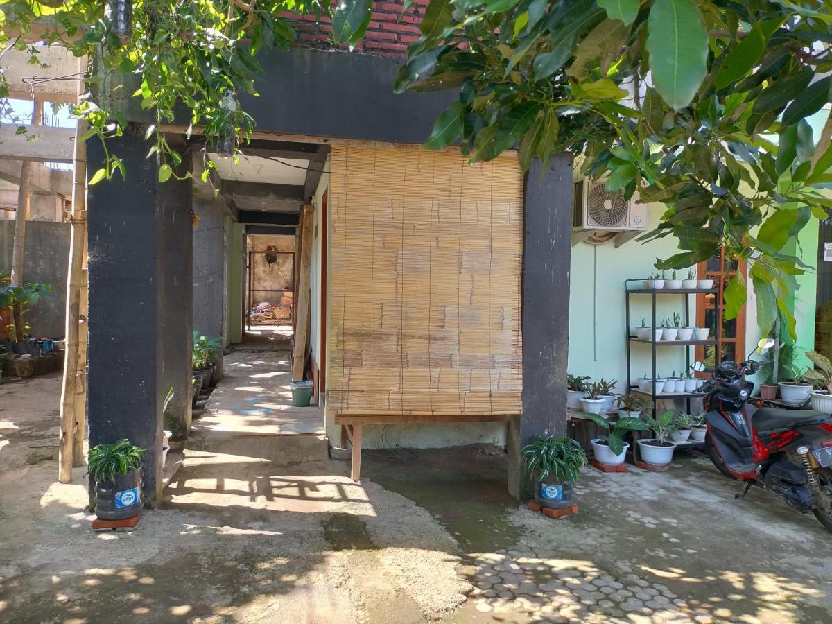 cheap inn Banyuwangi Banyuwangi  Exterior foto